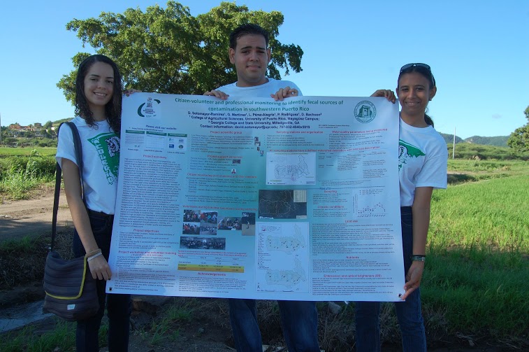 Voluntarios con Poster