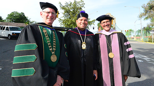 Rector, presidentes interinos de Junta de Gobierno y de la UPR en desfile de la sesin de la maana