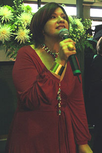 Azyadeth Vélez, de la Oficina de Prensa, fungió como presentadora