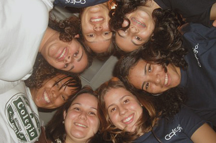 Un grupo de jovencitas de décimo y undécimo grado participaron en el Campamento de Féminas de Ingeniería Mécanica.