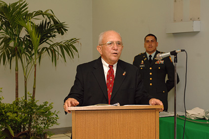 El orador de la actividad fue el mayor general retirado Félix A. Santoni.
