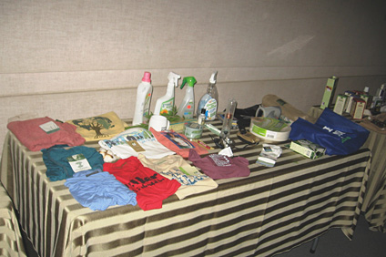 Durante el taller se exhibieron artículos de limpieza, ropa y alimentos, entre otros, hechos con materiales orgánicos.