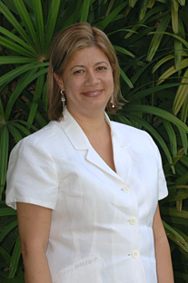 La doctora Nayda Santiago será galardonada por su trayectoria en el campo de la educación.