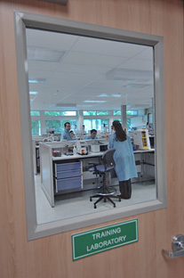 El centro de adiestramientos servirá, tanto a estudiantes interesados en entrar en el campo de la biotecnología, como a empleados de compañías que están incorporando este tipo de proceso a sus instalaciones.