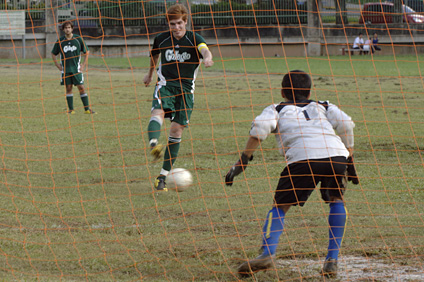 La oncena colegial del balompié permanece invicta en el torneo interuniversitario.