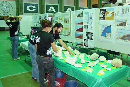 Las distintas exhibiciones motivaban a los niños a descubrir la naturaleza.