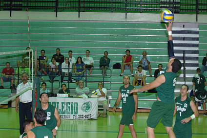 Tanto los Tarzanes como las Juanas del voleibol enfrentarían a los Delfines de la Universidad del Sagrado Corazón.