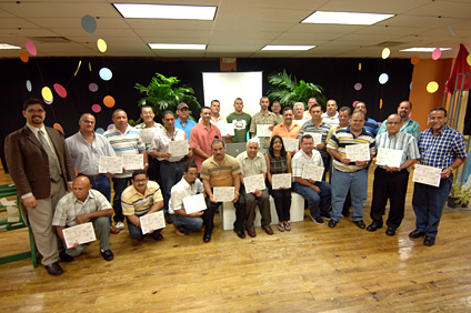 Members of the Labor Federation for Employees of the University of Puerto Rico at Mayagüez (UPRM) being entertained this past October 3rd at an event carried out in Hormigueros.