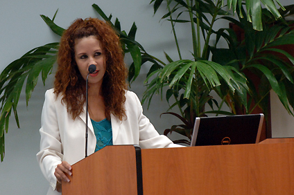 Doctor Mariam Ludim Rosa Vélez presented her sister Sonia M. Rosa Vélez's book, which includes a study done on the indigenous legends of Puerto Rico.