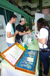 Los alumnos de las escuelas superiores vieron demostraciones y exhibiciones de los programas académicos de las cuatro facultades del RUM.