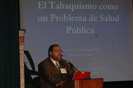 El doctor Francisco Javier Parga ofreció la conferencia El tabaquismo como problema de salud pública.