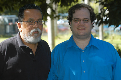 El doctor Manuel Valdés Pizzini y el joven David Rodríguez Sanfiorenzo son los mentores del Programa de Voluntariado en Historia.