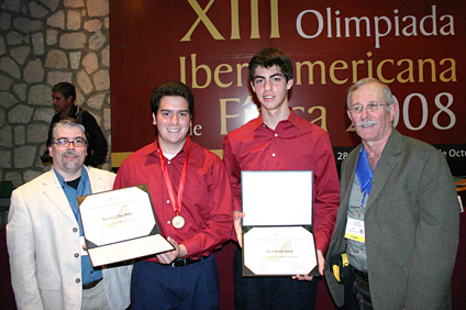 In customary order, doctor Héctor Jiménez González, students Rolando La Placa Massa and David Alfonso Rivera, and doctor Raúl Portuondo Duany.