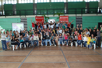 El Coliseo Rafael A. Mangual del RUM fue la sede de la actividad de confraternización y despedida de más de 100 estudiantes del Sistema de la UPR.