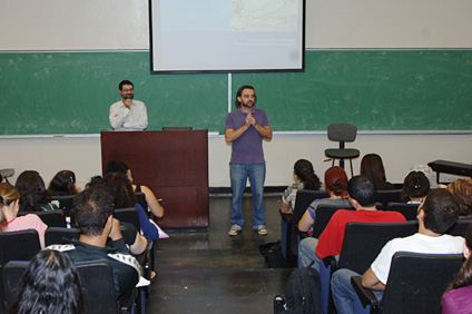 This season the project began with the conference, Del punto de fuga a la cuarta dimensión: el arte y la ciencia, presented by doctor Rafael Jackson.