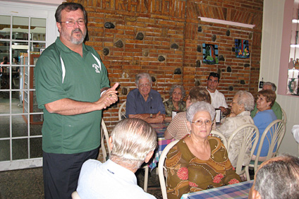 The visit ended with a lunch where they were greeted by UPRM chancellor, doctor Jorge I. Vélez Arocho.