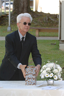 Judge Ángel Hermida, during the commemorative ceremony, which honored his mother, professor Hermida.