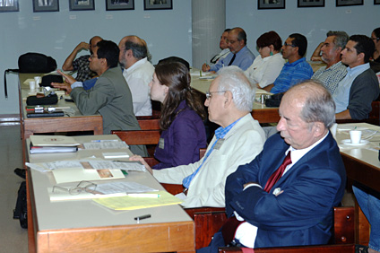 The Second Symposium of Historical Studies took place in Room A of the Main Library. In front, doctor Fernando Gilbes Santaella, at an intervention.