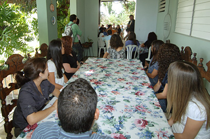 El Rector del RUM recibió a los alumnos en la Residencia Oficial.