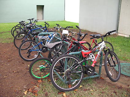 El primer paso del proyecto fue un estudio sobre la cantidad de estacionamientos de bicicletas y su distribución en el Recinto.