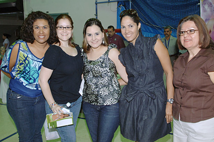 El encuentro brindó un período de esparcimiento a las trabajadoras colegiales en una actividad enmarcada en un ambiente festivo.