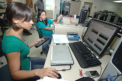 To raise the number of female professors in Computer and Electrical Engineering is one of the goals that the faculty of INEL/ICOM has.