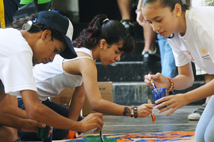 Los jóvenes integraron otras manifestaciones artísticas como parte de sus técnicas de redacción.