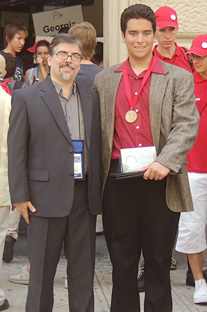 Desde la izquierda, el Dr. Héctor Jiménez y Rolando La Placa Massa.