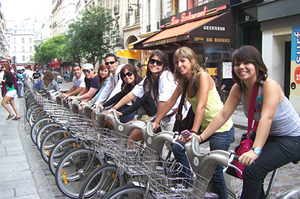 Una de las atracciones que les llamó la atención en París, es la posibilidad de recorrer la ciudad en bicicleta.