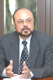 El doctor Jorge Rivera Santos fue nombrado rector interino del RUM.