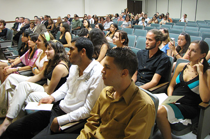 De los 36 estudiantes del cuadro de honor, 30 son féminas.