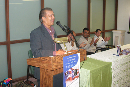El intérprete y músico Tato Díaz agradeció la publicación que resume su carrera artística.