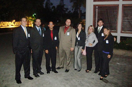 La delegación colegial compuesta por los estudiantes: José J. Lamas, presidente de ANUPR de Mayagüez; Luis J. Cintrón, quien ganó mención honorífica durante su representación de Marruecos; José Martínez; el profesor Carlos del Valle; Carlia Soto; Judy Juarbe, Norberto Santos y Gisselle Pacheco.