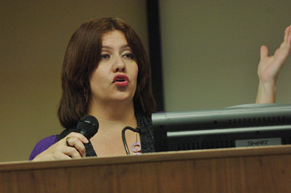 Brenda Zapata mencionó la importancia de reforzar los valores en la crianza.