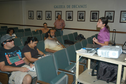 En la orientación se informó acerca de la organización y las oportunidades disponibles para estudiantes y profesores.