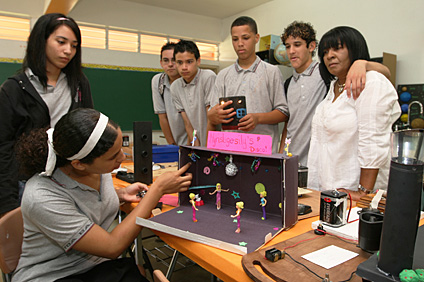 El proyecto impactará unos 600 estudiantes de la comunidad del Barrio Pájaros de Toa Baja.