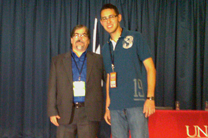 Desde la izquierda el Dr. Héctor Jiménez y Jorge Pérez Díaz.