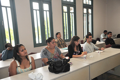 Los participantes aprendieron acerca de la agricultura y el manejo de recursos naturales de Puerto Rico.
