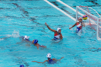 La portera de las “sirenas boricuas”, Estefanía Laboy, en plena acción del partido por la medalla de oro. (Foto por la Dra. Ana Elena Muñiz)