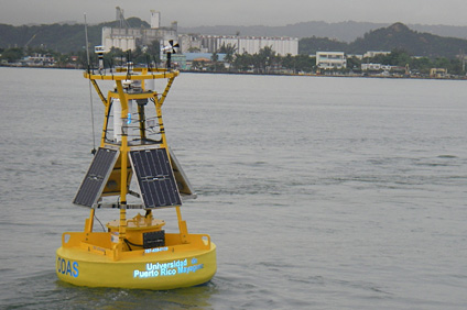 La boya CariCOOS B fue instalada recientemente cerca de la Playa del Escambrón en San Juan.