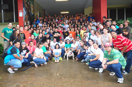 Los estudiantes de nuevo ingreso del Colegio de Ciencias Agrícolas del presente año formaron parte de la simbólica ceremonia.