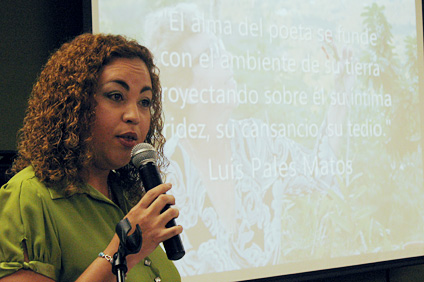 Rebecca Carrero presentó un detallado análisis de la obra de Santos Silva. 5053: Parte de la audiencia que participó en la presentación del libro.