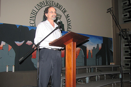 El doctor Juan Carlos Martínez Cruzado habló sobre el legado educativo y humano de su padre.