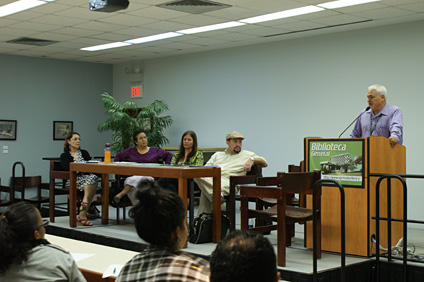 El conversatorio estuvo a cargo de catedráticos de los departamentos de Estudios Hispánicos y Ciencias Sociales del RUM.