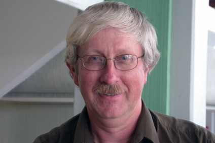 El profesor Schellekens se unió a la facultad del Departamento de Geología en el 1981 y fue su director desde el 2001 hasta el 2007.