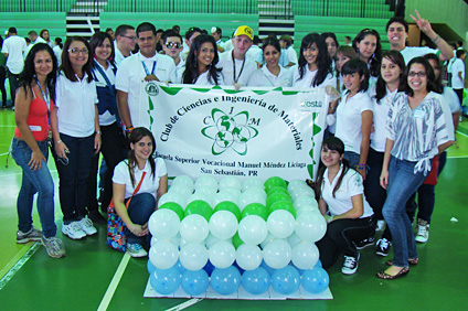 En la actividad, participaron los Clubes de Ciencias e Ingeniería de Materiales de las escuelas del Oeste. En la foto, estudiantes de la Escuela Superior Manuel Méndez Liciaga de San Sebastián.