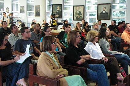 Parte de la audiencia que participó en la presentación de la exposición.