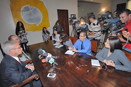 La primera conferencia de prensa del doctor Muñoz, en su cargo como Presidente Interino de la UPR se llevó a cabo en el RUM.