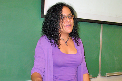 La doctora Géliga ve en la publicación un reto para los estudios afropuertorriqueños.