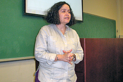 La doctora Lissette Rolón, del Departamento de Humanidades del RUM fungió, como moderadora de la actividad.